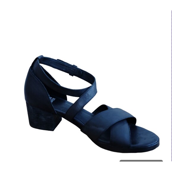 Eileen Fisher Black Leather‎ Strappy Block Heel Sandals Black Sz 6.5 *some wear* - Picture 1 of 13